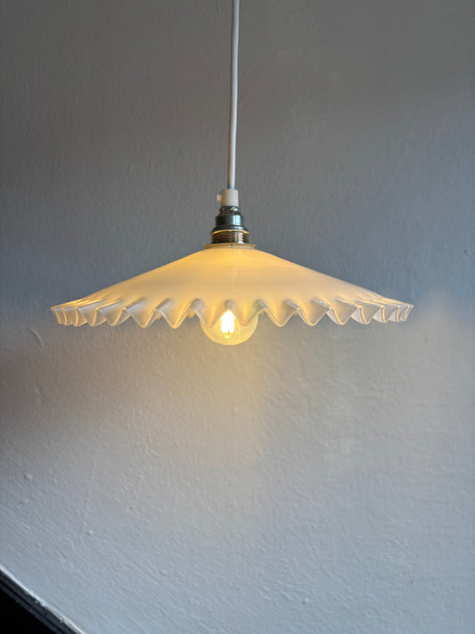 816 - Vintage wit opaline melkglazen 'kartel' hanglamp
