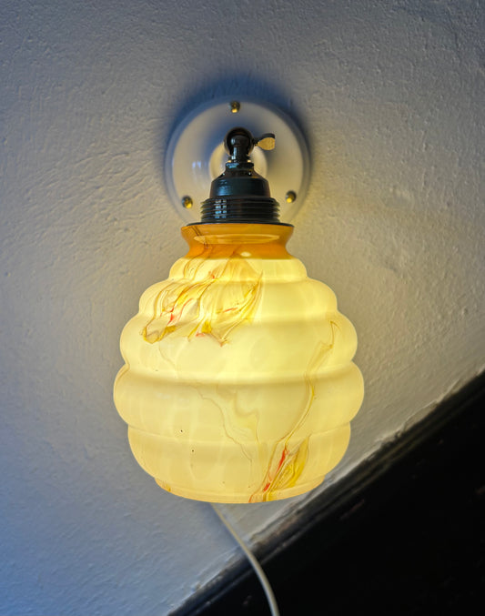 847/1 - Set van 2 - Vintage gele Franse glazen wandlampen