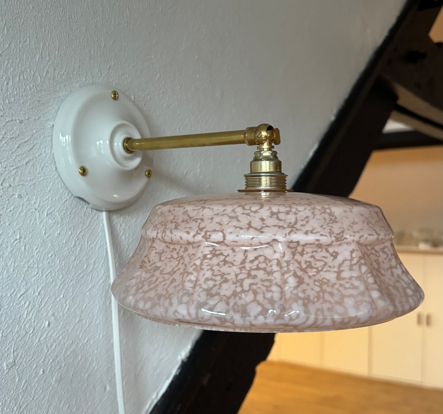 642 - Vintage clichy roze gespikkeld glazen wandlamp glazen