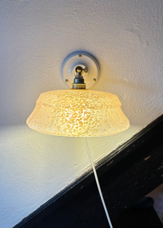 642 - Vintage clichy roze gespikkeld glazen wandlamp glazen