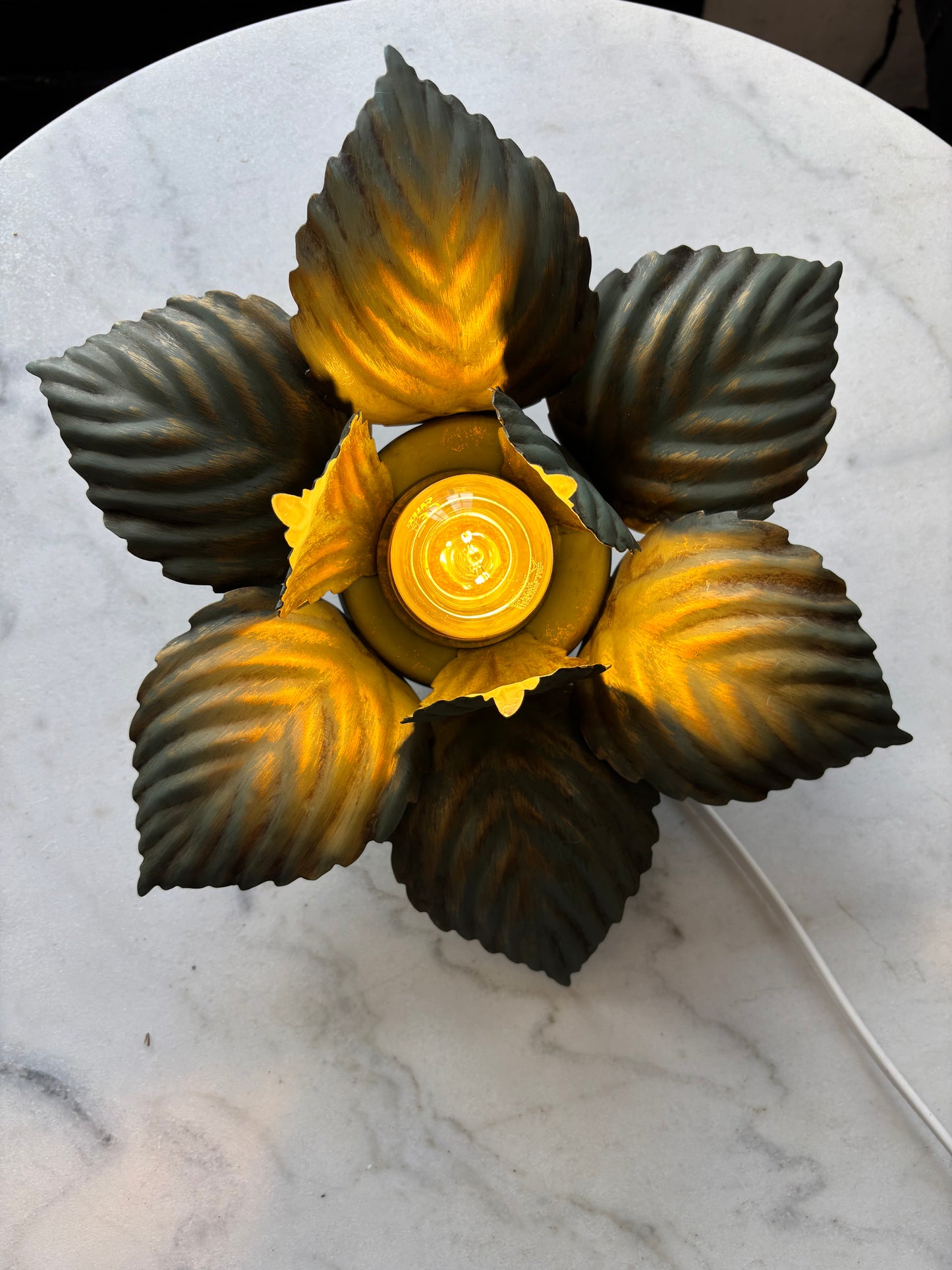872 - Vintage groen plafonniere masca italy bloem metalen lamp bladeren