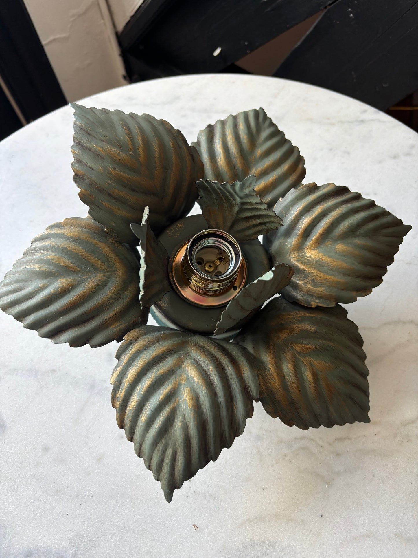 872 - Vintage groen plafonniere masca italy bloem metalen lamp bladeren