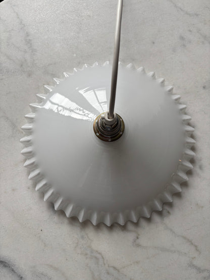 816 - Vintage wit opaline melkglazen 'kartel' hanglamp