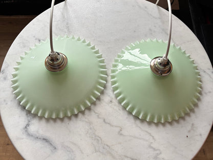 836/923 - Set van 2 - Vintage groene opaline melkglazen 'kartel' hanglampen