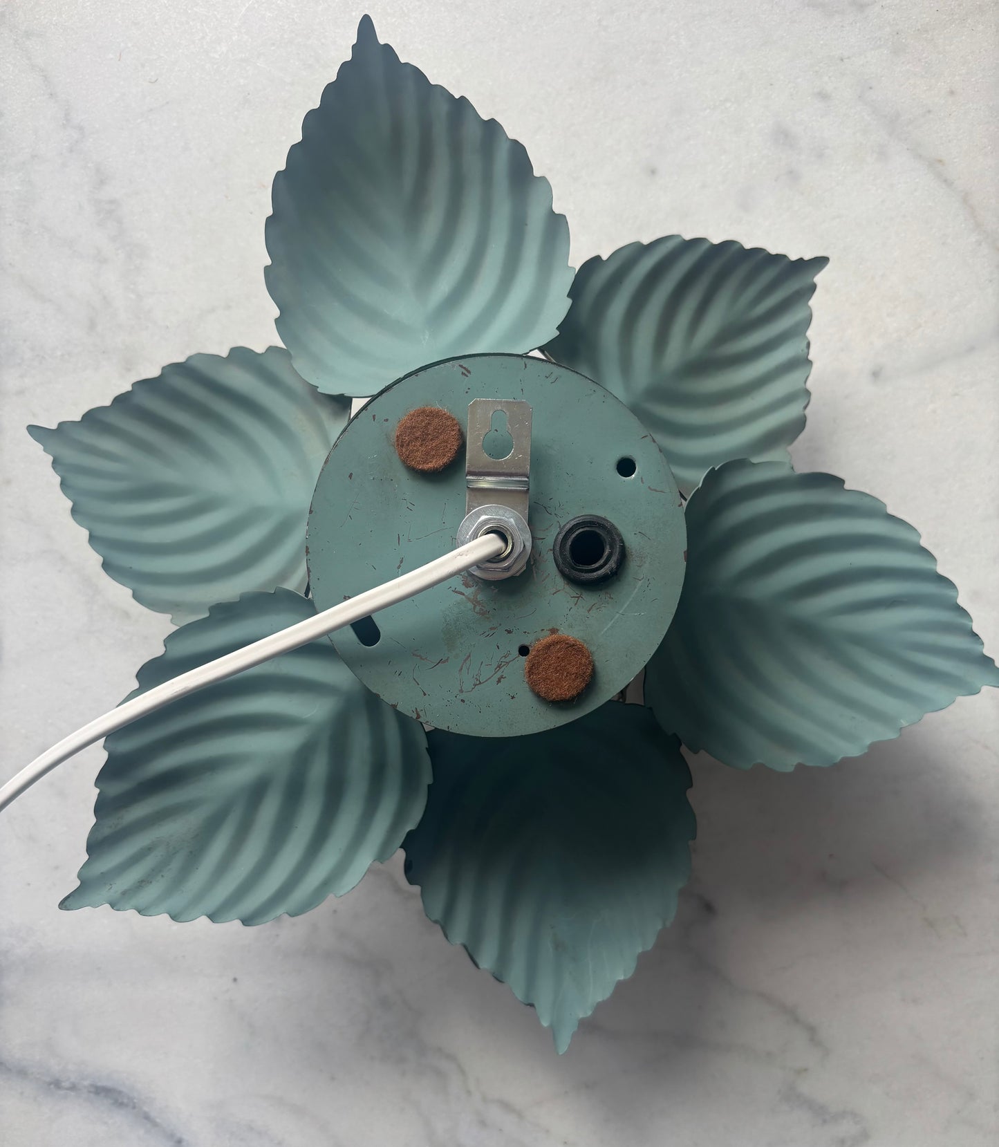 872 - Vintage groen plafonniere masca italy bloem metalen lamp bladeren