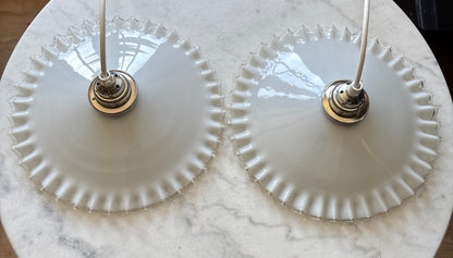 966 - Set van 2 - Vintage opaline melkglazen 'kartel' hanglampen