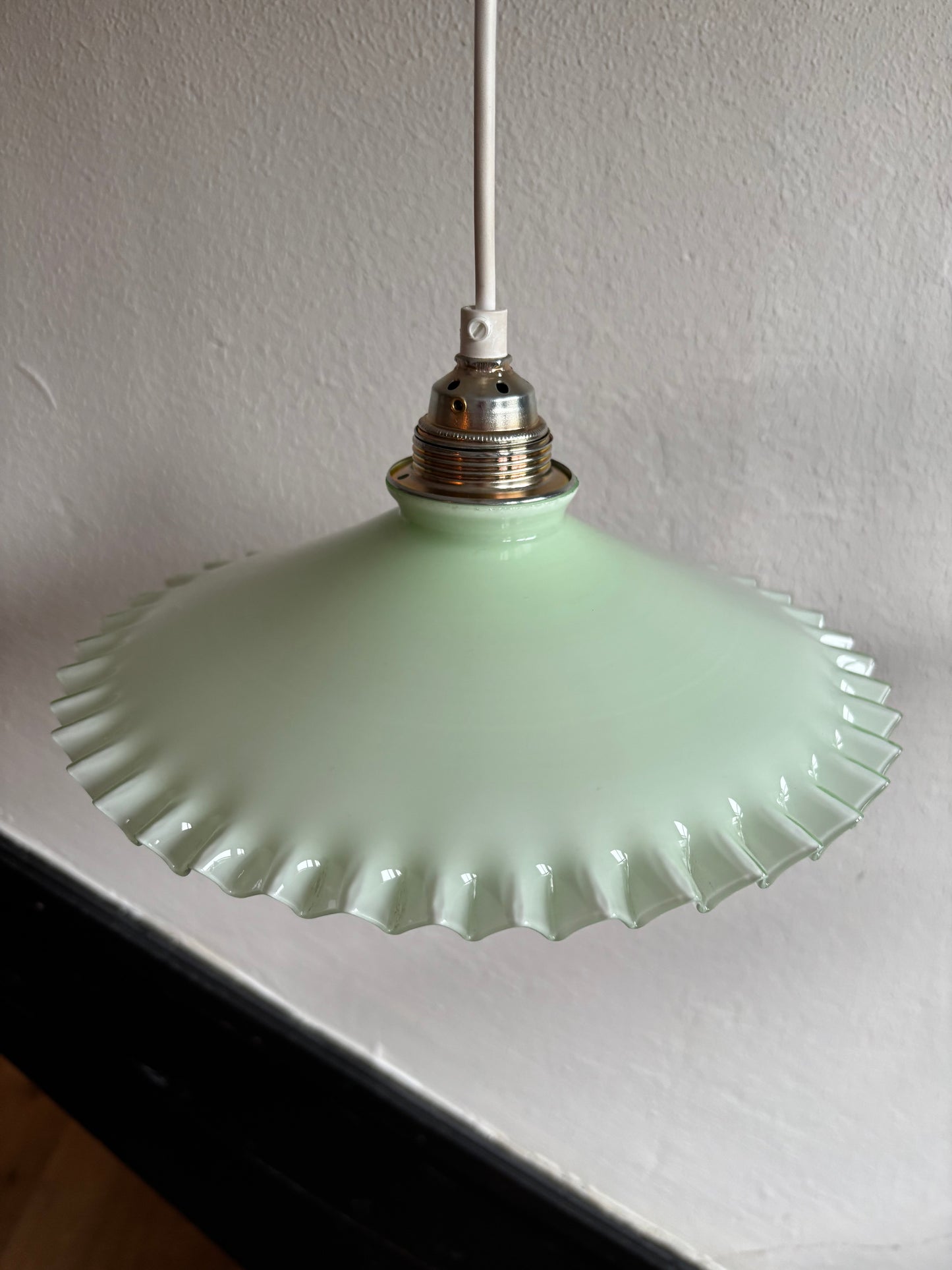 836/923 - Set van 2 - Vintage groene opaline melkglazen 'kartel' hanglampen