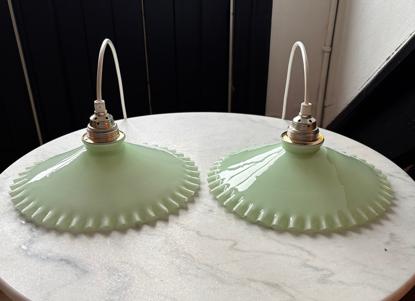 836/923 - Set van 2 - Vintage groene opaline melkglazen 'kartel' hanglampen
