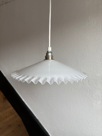 816 - Vintage wit opaline melkglazen 'kartel' hanglamp