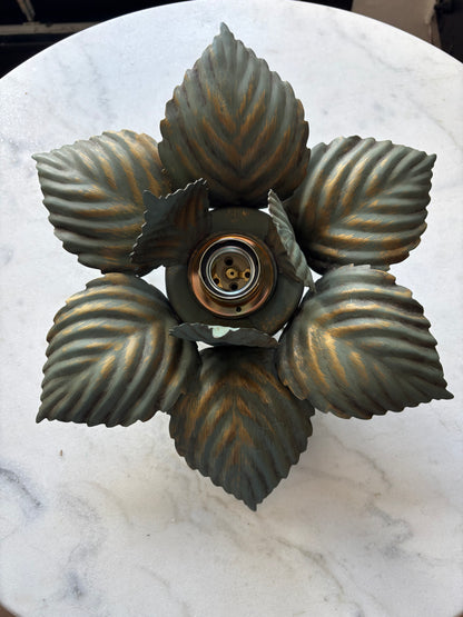 872 - Vintage groen plafonniere masca italy bloem metalen lamp bladeren