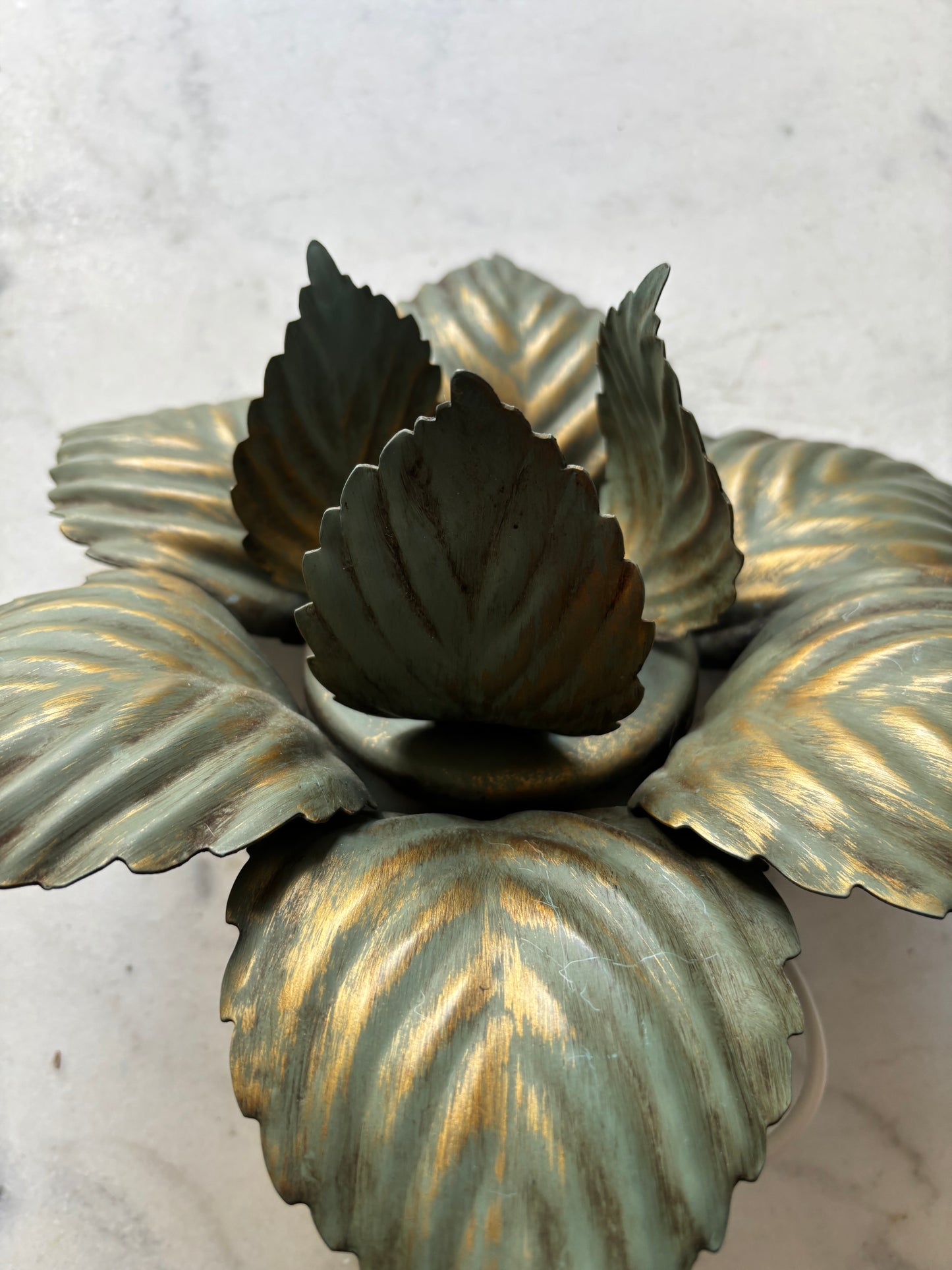 872 - Vintage groen plafonniere masca italy bloem metalen lamp bladeren
