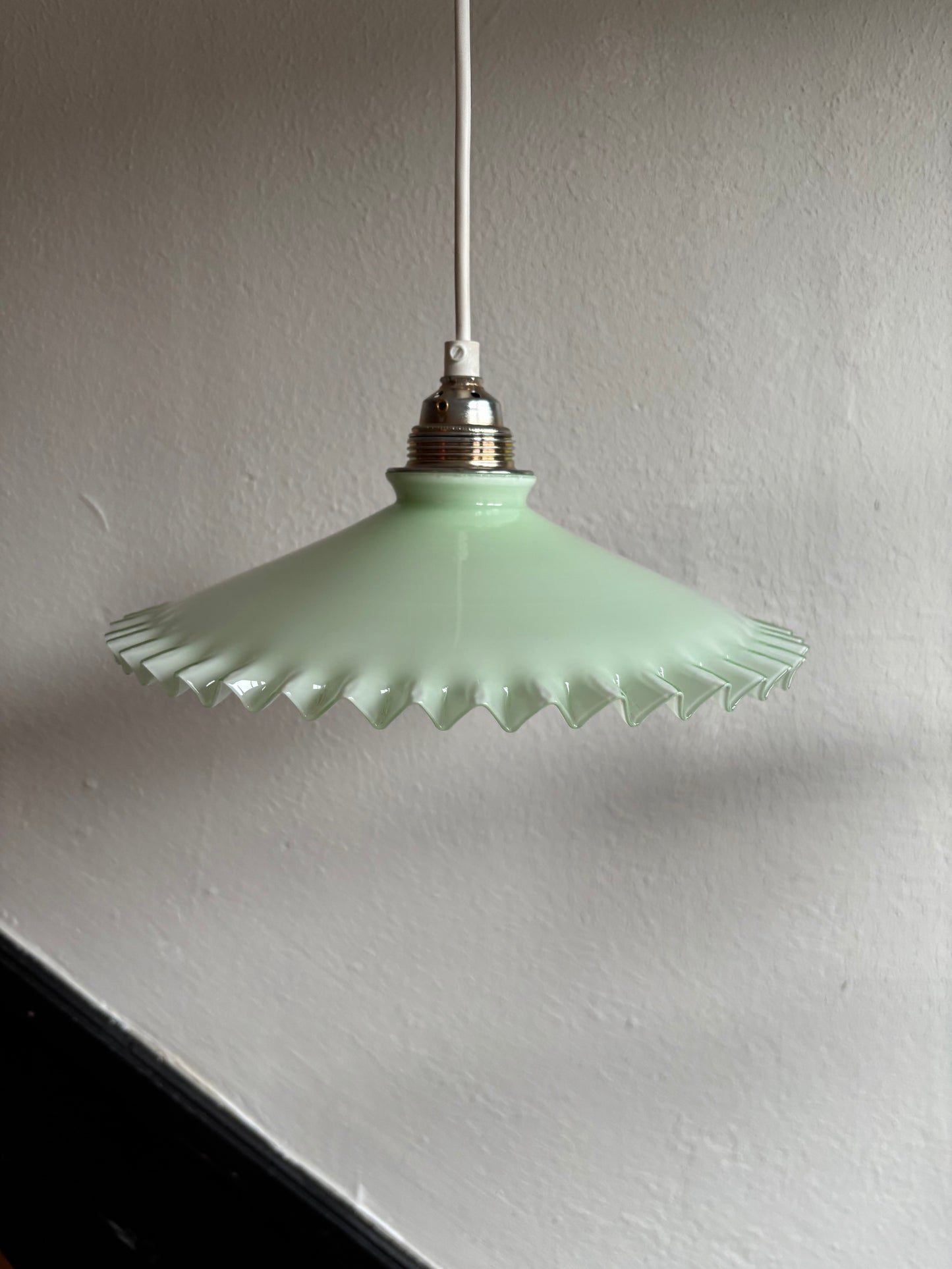 836/923 - Set van 2 - Vintage groene opaline melkglazen 'kartel' hanglampen