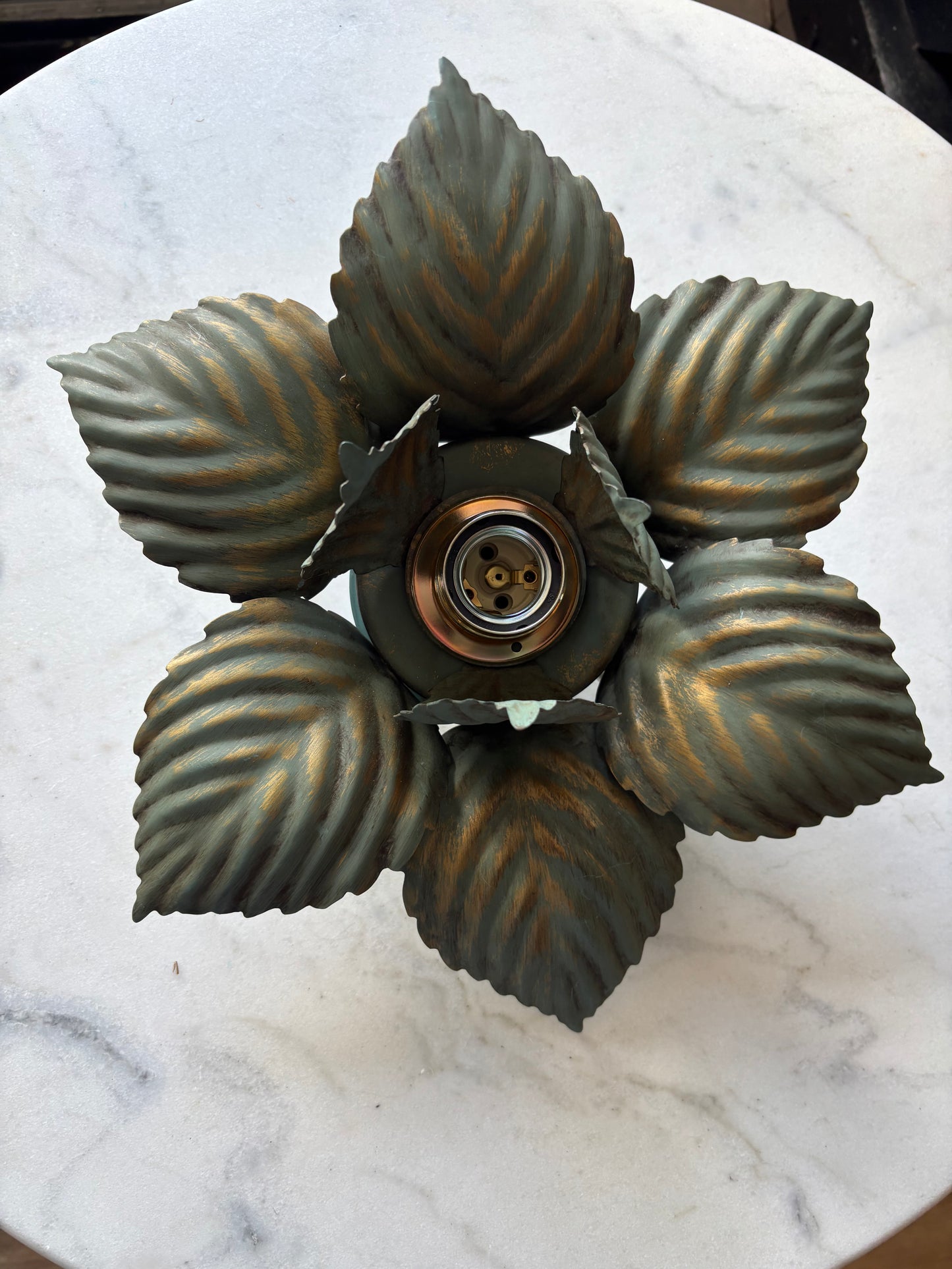 872 - Vintage groen plafonniere masca italy bloem metalen lamp bladeren