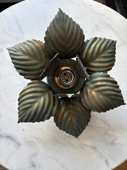 872 - Vintage groen plafonniere masca italy bloem metalen lamp bladeren