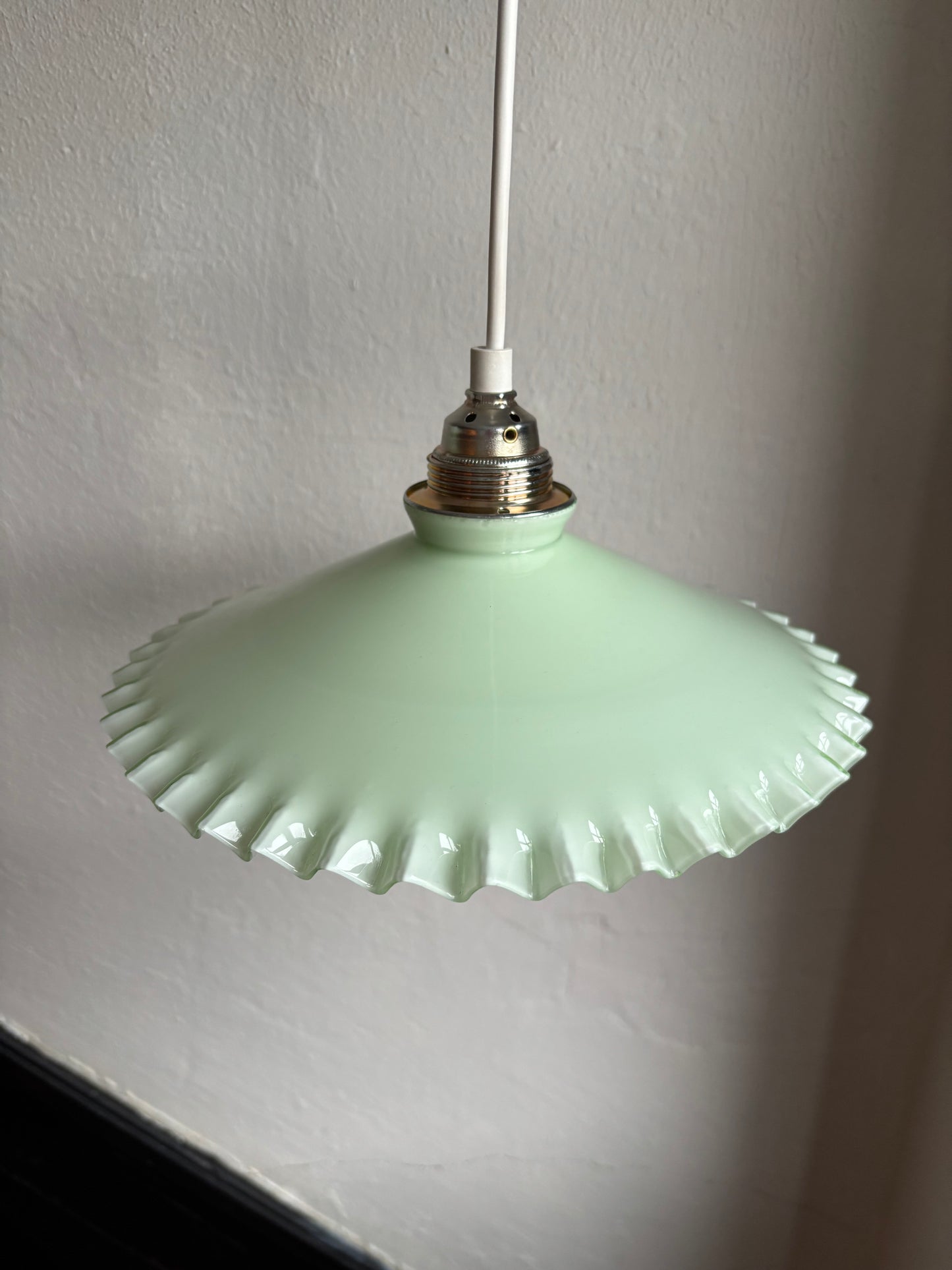 836/923 - Set van 2 - Vintage groene opaline melkglazen 'kartel' hanglampen