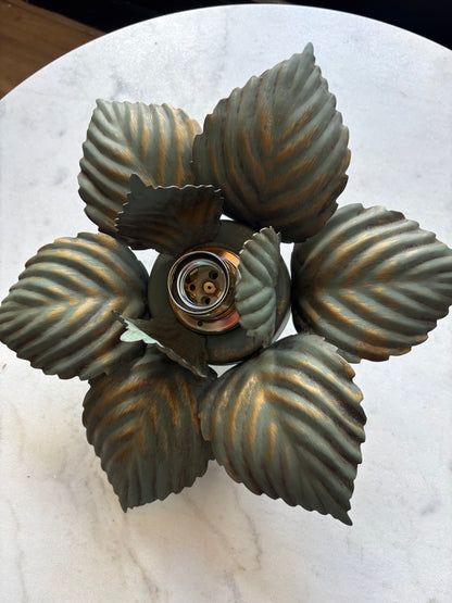 872 - Vintage groen plafonniere masca italy bloem metalen lamp bladeren