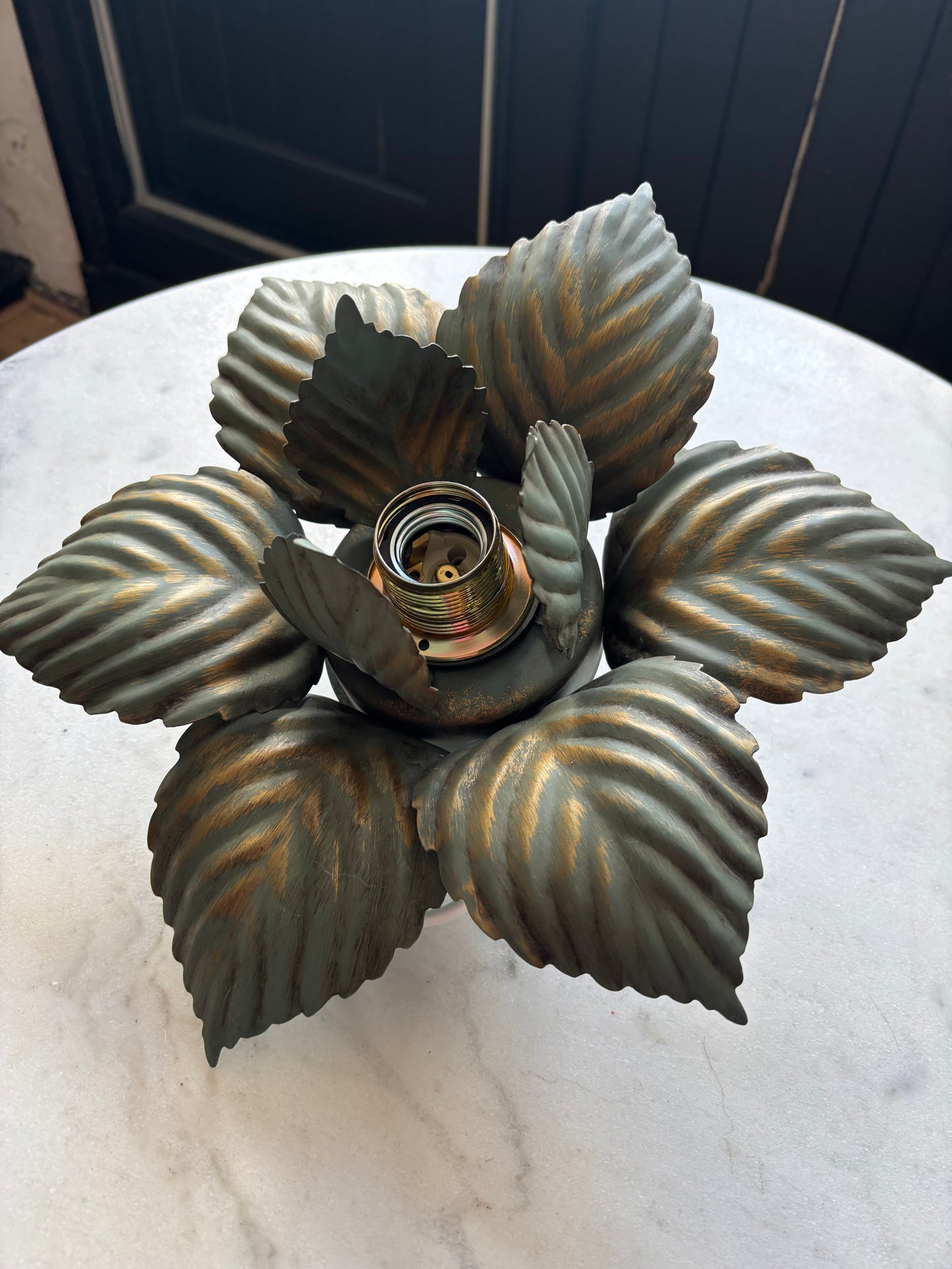 872 - Vintage groen plafonniere masca italy bloem metalen lamp bladeren