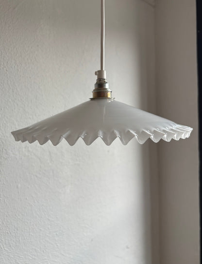 816 - Vintage wit opaline melkglazen 'kartel' hanglamp