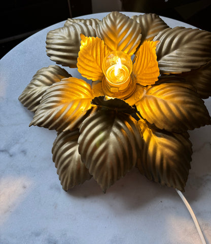 860 - Vintage gouden bloem plafonniere wandlamp bloem masca italy
