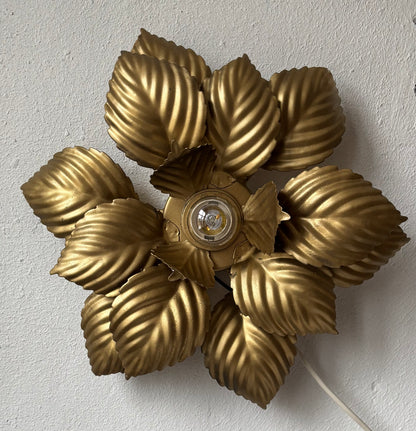 860 - Vintage gouden bloem plafonniere wandlamp bloem masca italy