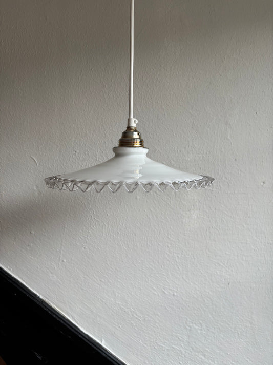 618 - Vintage opaline melkglazen 'kartel' hanglamp