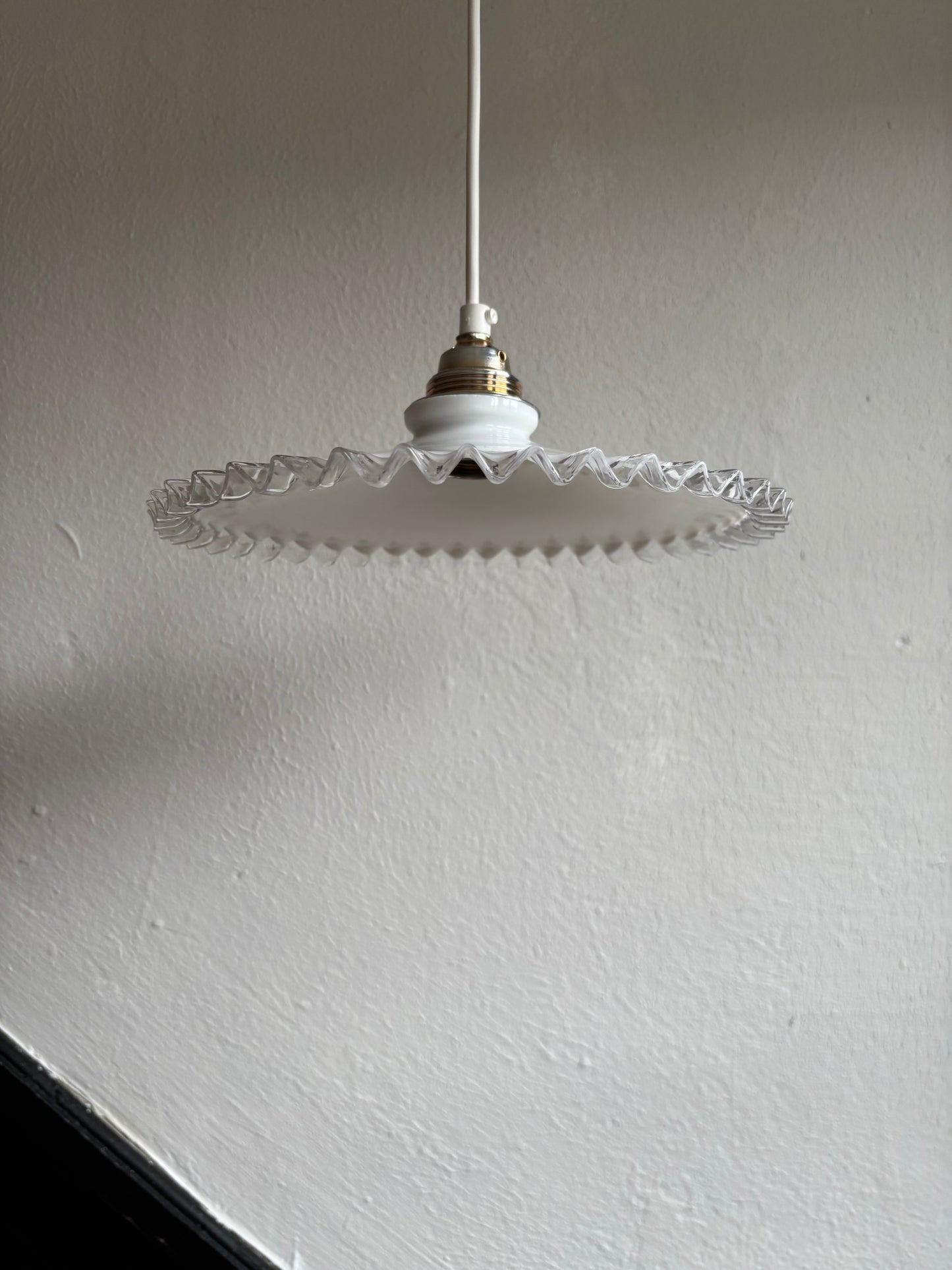 618 - Vintage opaline melkglazen 'kartel' hanglamp
