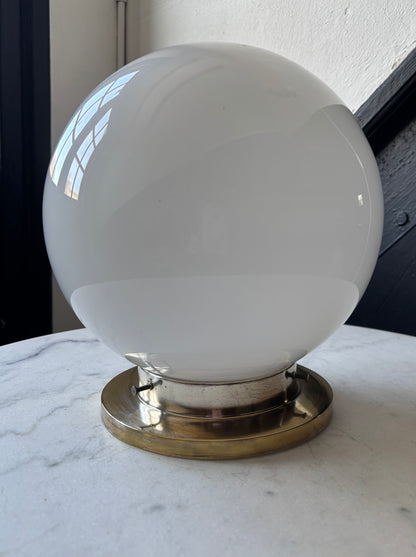 502 - Vintage globe schoollamp bollamp wit glas opaline plafoniere