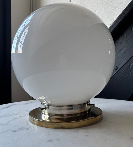 502 - Vintage globe schoollamp bollamp wit glas opaline plafoniere