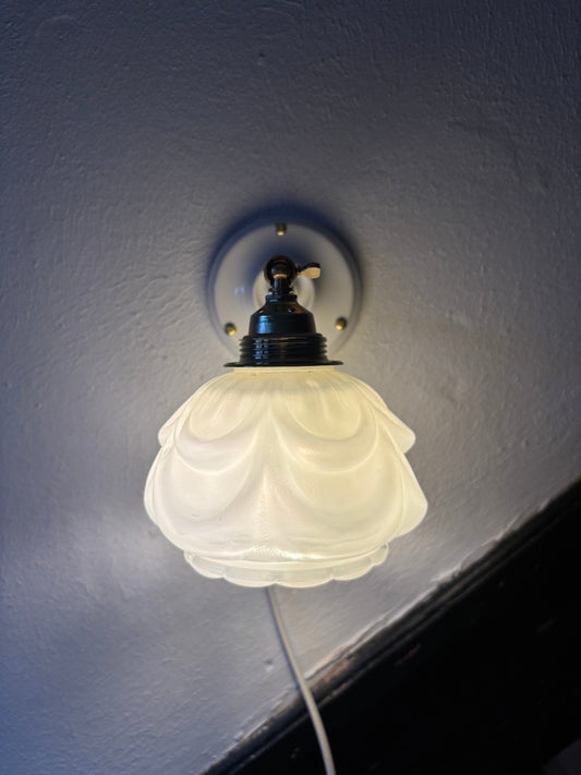 841 - Set van 2 - Vintage transparante Franse bloem wandlampen