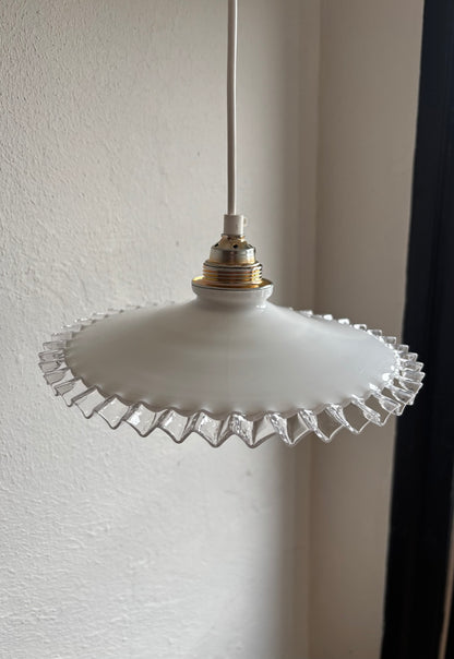 618 - Vintage opaline melkglazen 'kartel' hanglamp