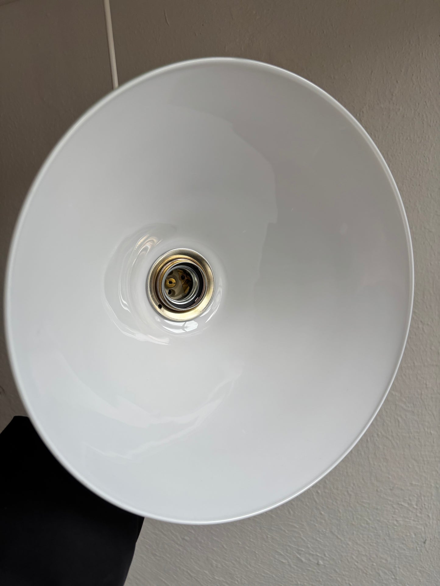 567/1 - Vintage opaline melkglazen 'driehoek' hanglamp