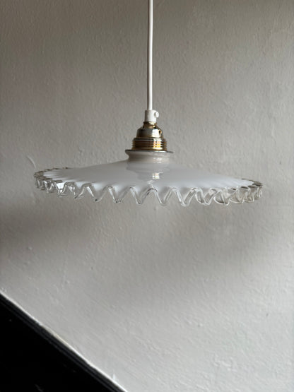 793 - Set van 2 - Vintage opaline melkglazen 'kartel' hanglampen
