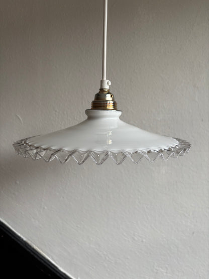 618 - Vintage opaline melkglazen 'kartel' hanglamp