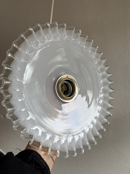 793 - Set van 2 - Vintage opaline melkglazen 'kartel' hanglampen