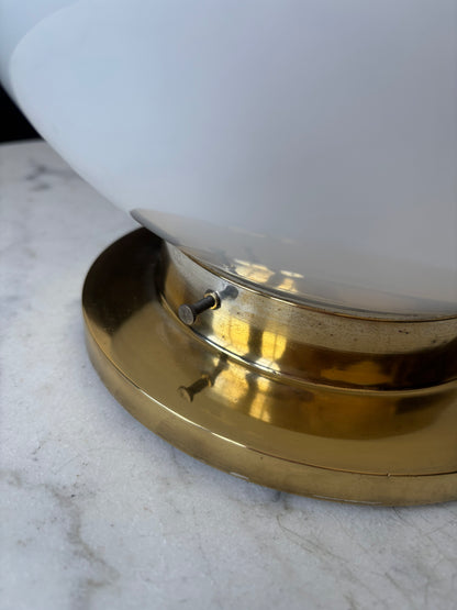 502 - Vintage globe schoollamp bollamp wit glas opaline plafoniere