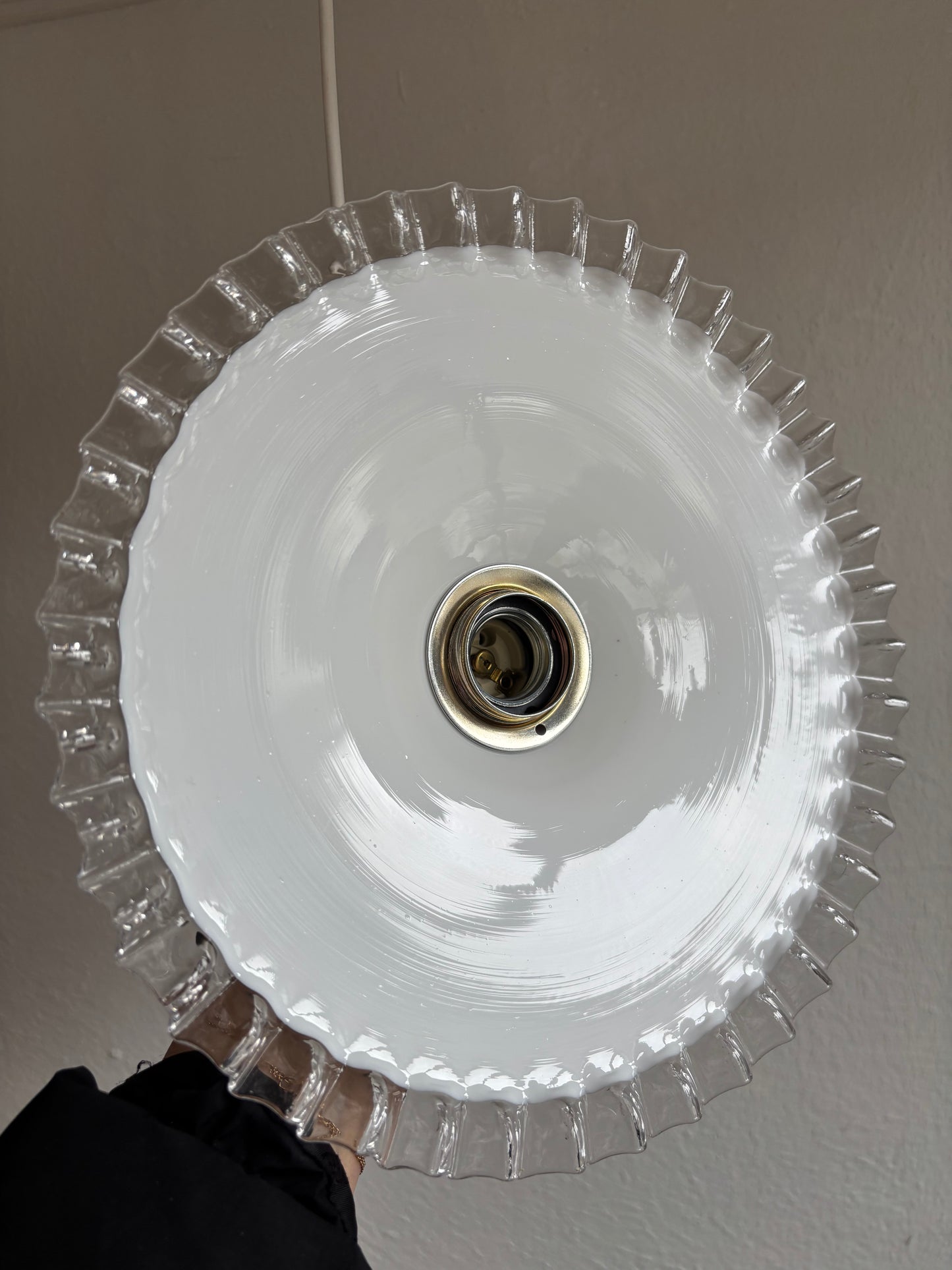 618 - Vintage opaline melkglazen 'kartel' hanglamp