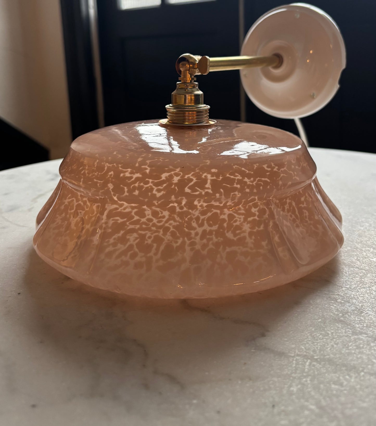 642 - Vintage clichy roze gespikkeld glazen wandlamp glazen