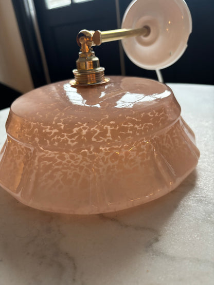 642 - Vintage clichy roze gespikkeld glazen wandlamp glazen
