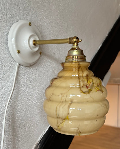 847/1 - Set van 2 - Vintage gele Franse glazen wandlampen