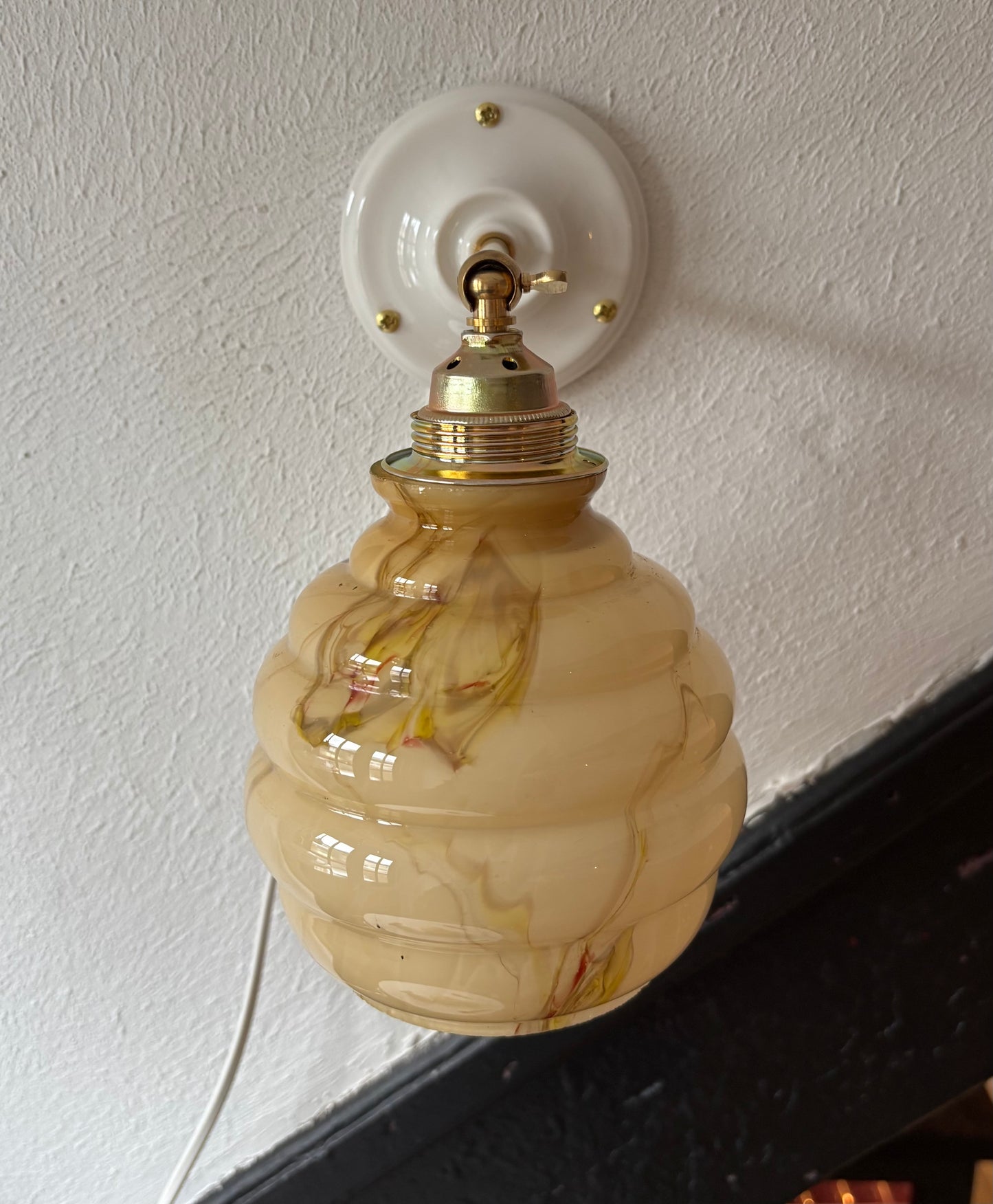 847/1 - Set van 2 - Vintage gele Franse glazen wandlampen