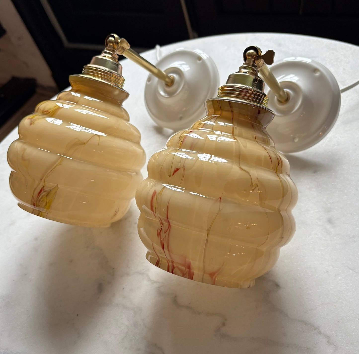 847/1 - Set van 2 - Vintage gele Franse glazen wandlampen