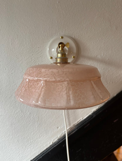 642 - Vintage clichy roze gespikkeld glazen wandlamp glazen
