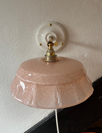 642 - Vintage clichy roze gespikkeld glazen wandlamp glazen