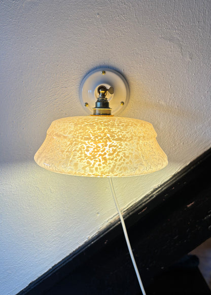 642 - Vintage clichy roze gespikkeld glazen wandlamp glazen