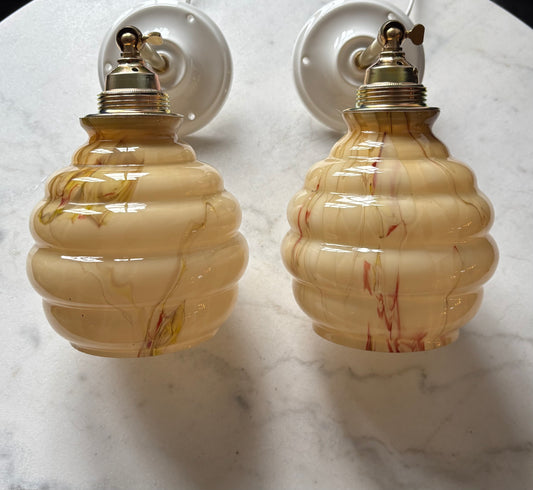 847/1 - Set van 2 - Vintage gele Franse glazen wandlampen